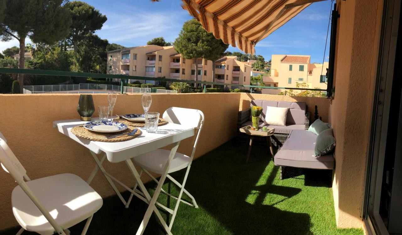 Studio Avec Terrasse Et Piscine Bandol Exterior photo